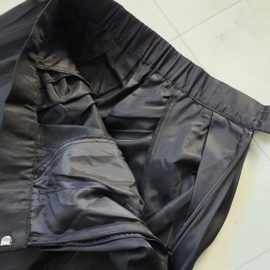 美品　FORME 　東原亜希　撥水タックスカート ブラック フレア