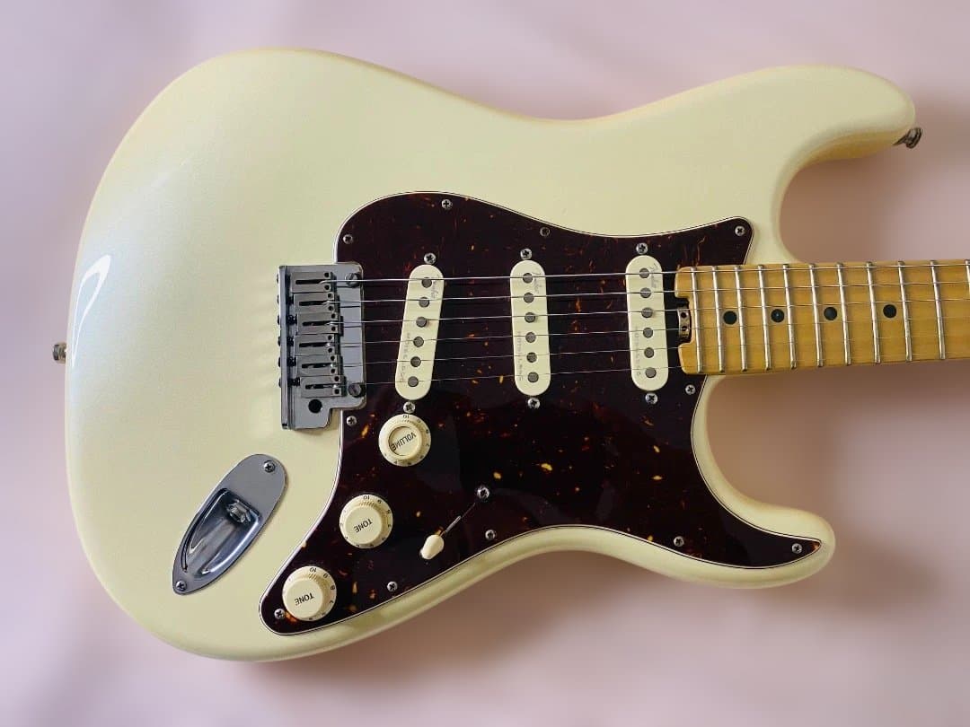 ギター FENDER ELITE STRATOCASTER