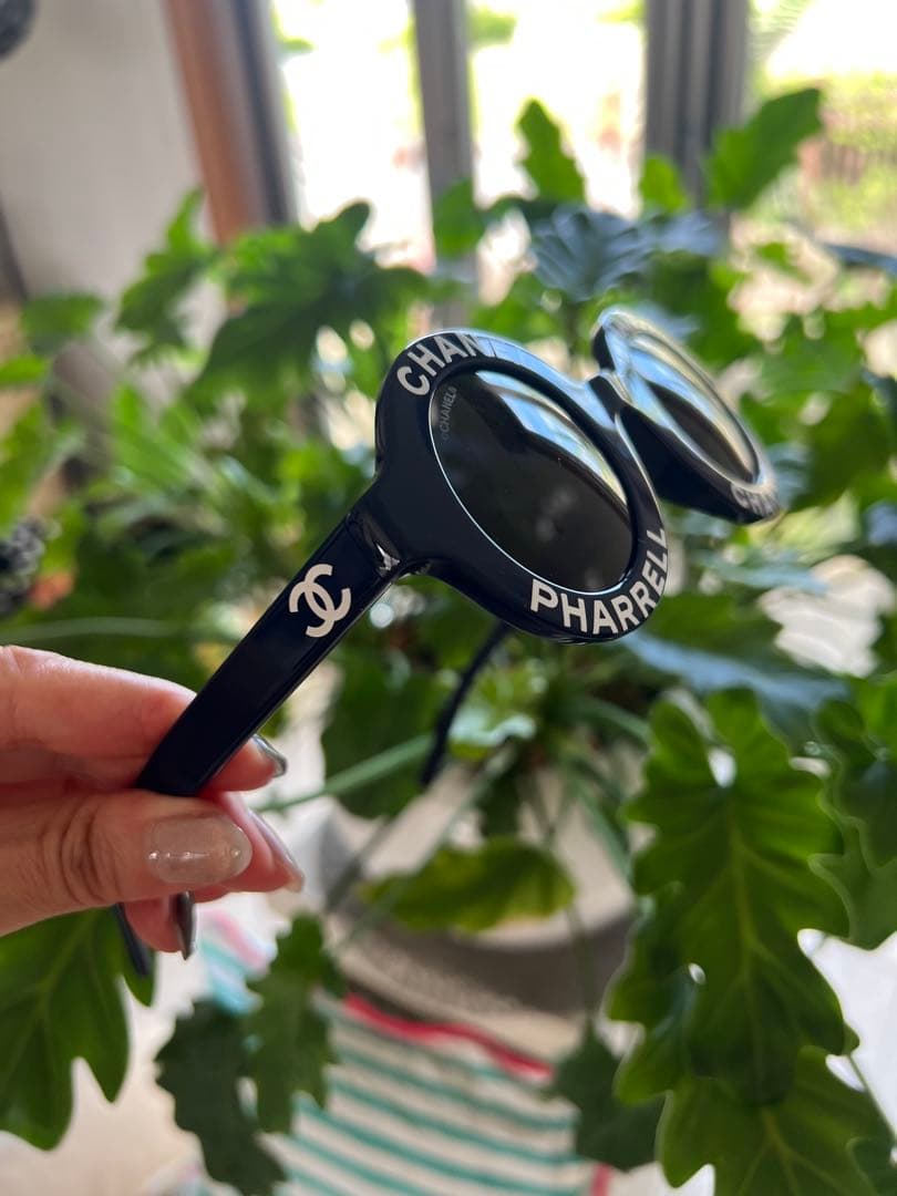 CHANEL PHARRELL ネイビー サングラス✨素敵なレアなアイテム❣️