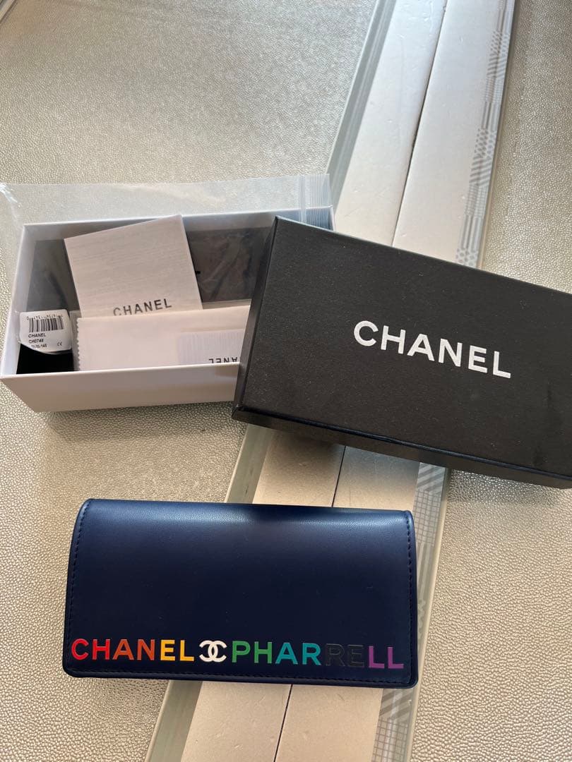 CHANEL PHARRELL ネイビー サングラス✨素敵なレアなアイテム❣️