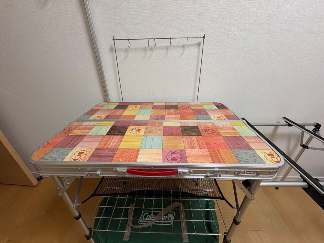 Coleman キッチンテーブル マルチカラー