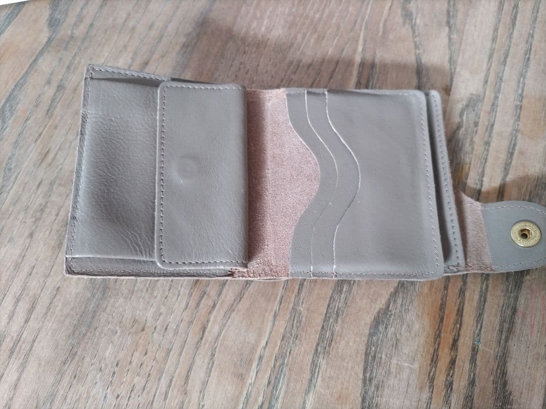 IL BISONTE 二つ折り財布 グレージュ