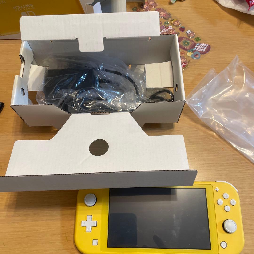 Nintendo Switch Lite イエロー 本体　早い者勝ち
