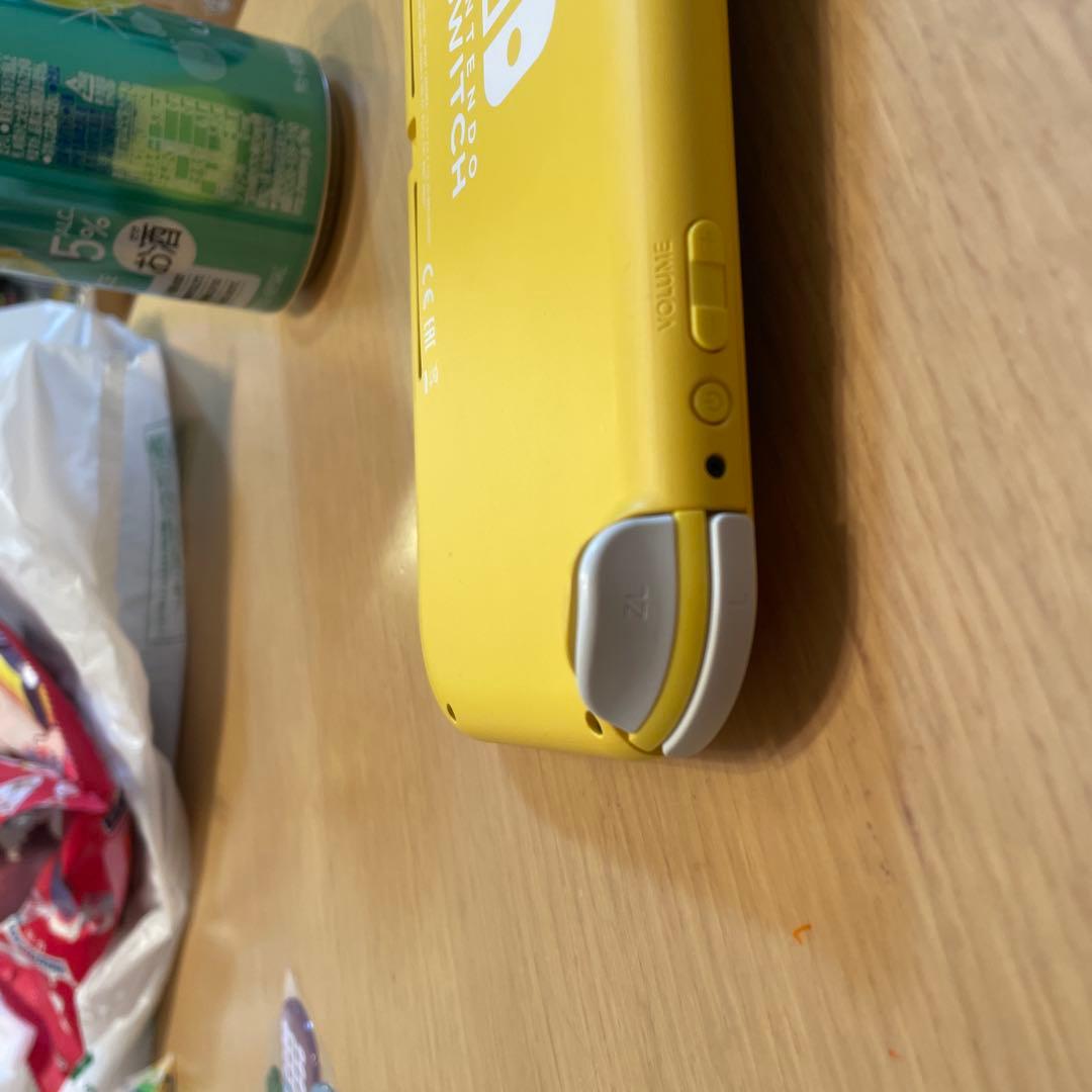 Nintendo Switch Lite イエロー 本体　早い者勝ち