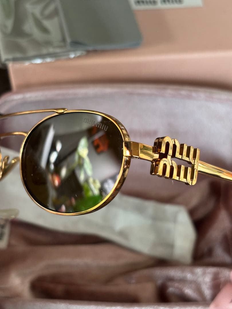 miu miu オーバルフレームサングラス