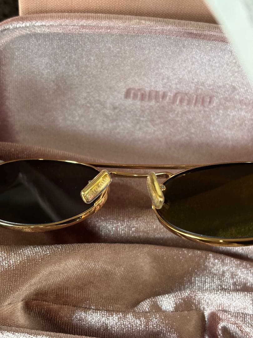 miu miu オーバルフレームサングラス