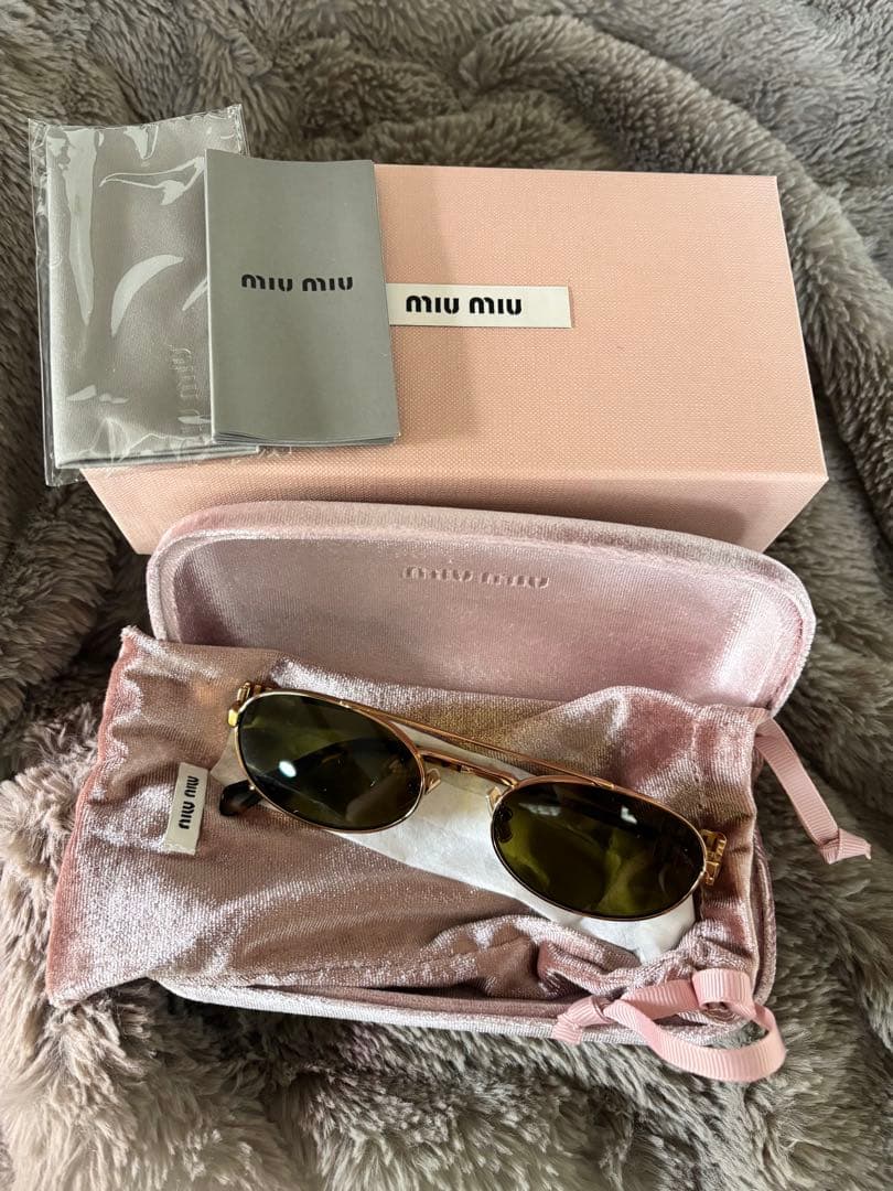 miu miu オーバルフレームサングラス