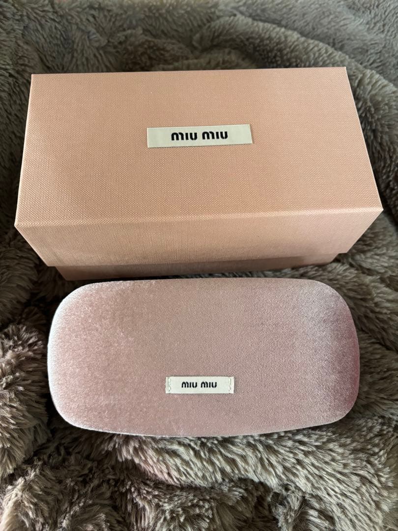 miu miu オーバルフレームサングラス