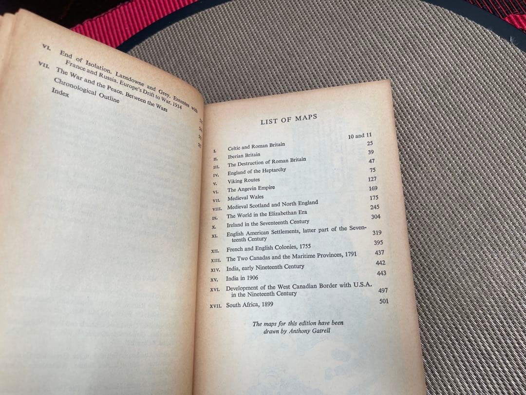 洋書 A Shortened History of England