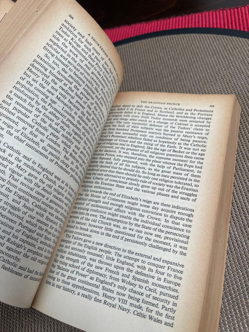洋書 A Shortened History of England