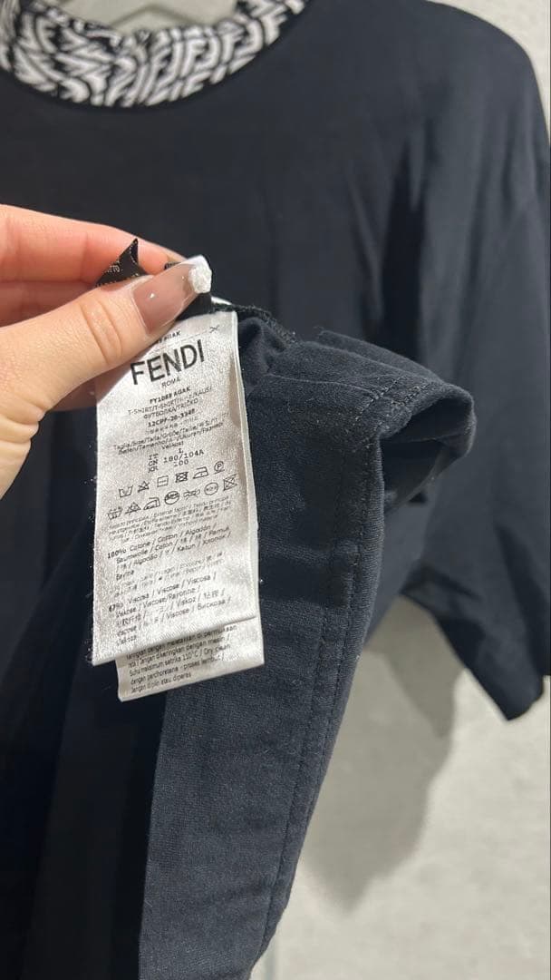 FENDI ブラック Tシャツ Lサイズ