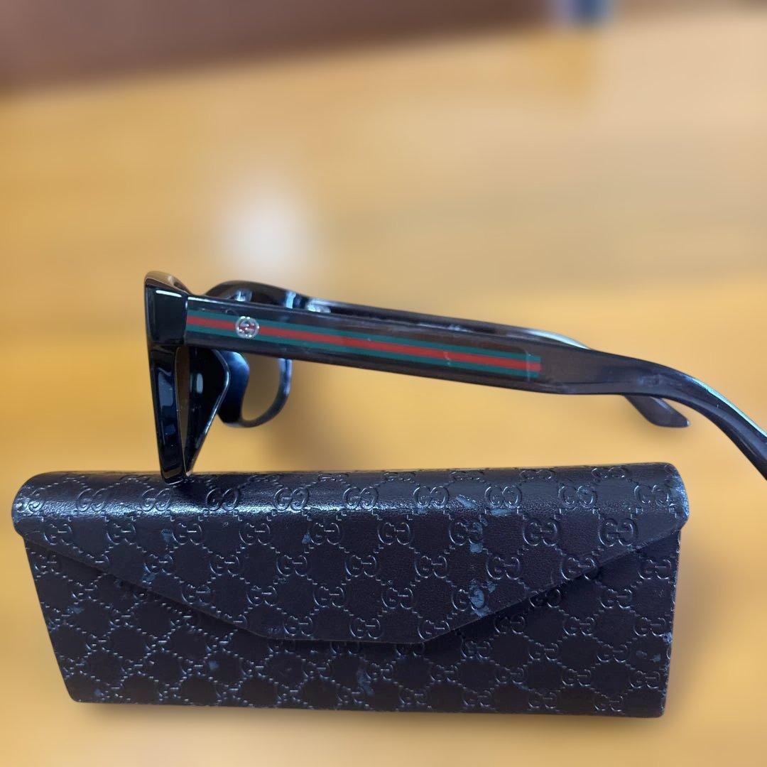 GUCCI GG0061S ブラックサングラス ケース付き