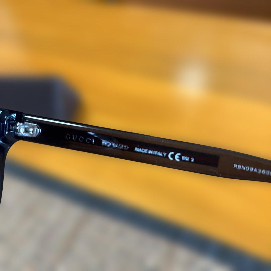 GUCCI GG0061S ブラックサングラス ケース付き