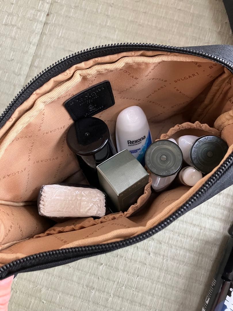 Emirates航空ビジネスクラストラベルポーチ 5個セット （BVLGARI）