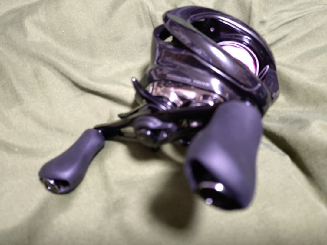 SHIMANO 23 アンタレス DCMD HG(左)