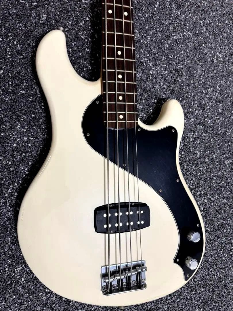 fender Dimension™ Bass in Mexico