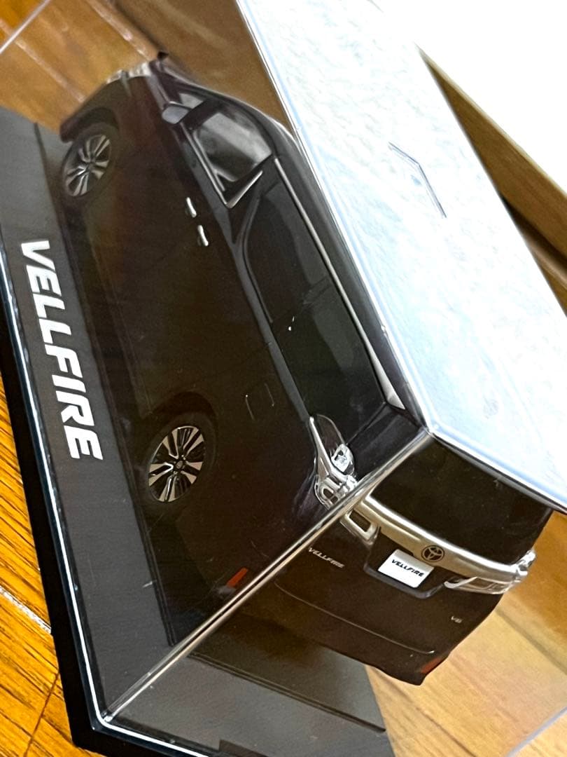 VELLFIRE ミニカー 1/43 黒色