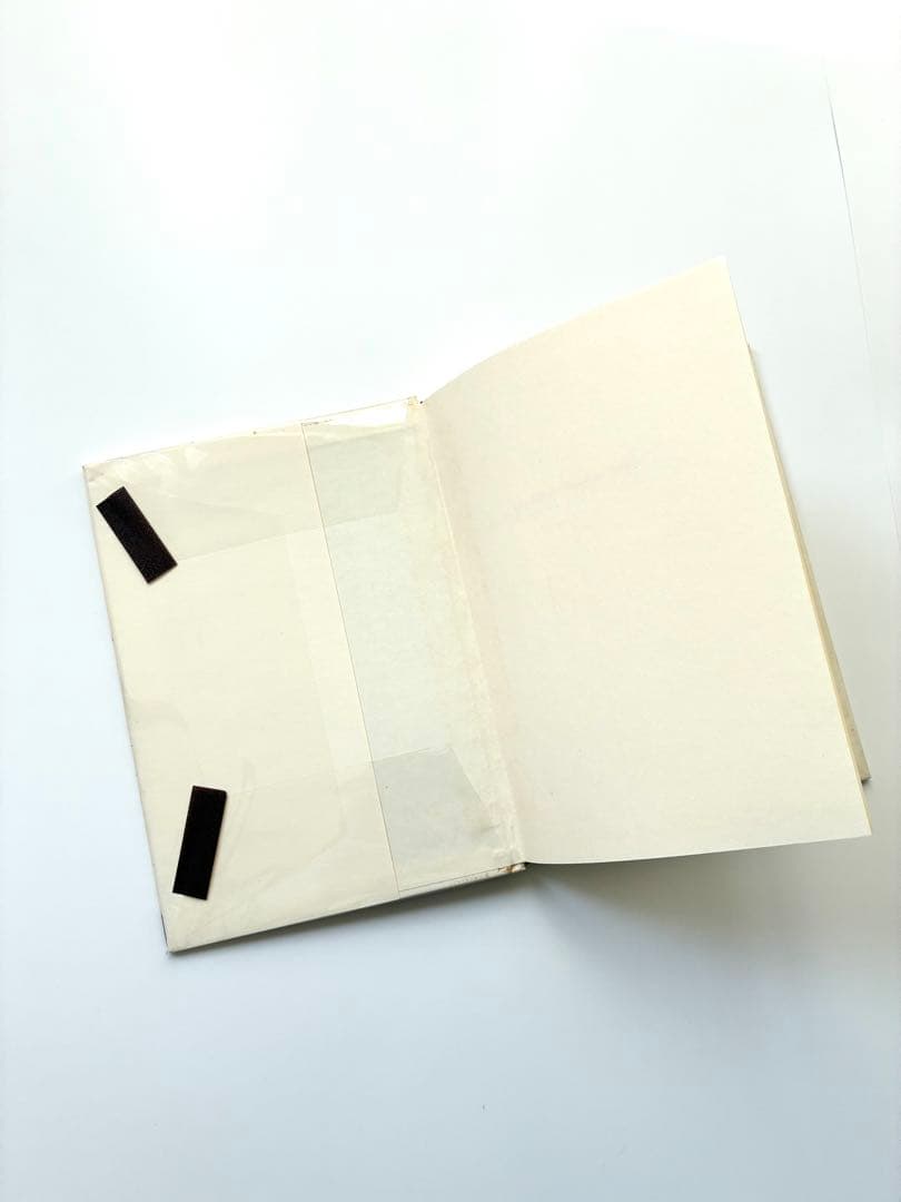 洋書「AN ALPHABET BOOK FOR ADULTS」