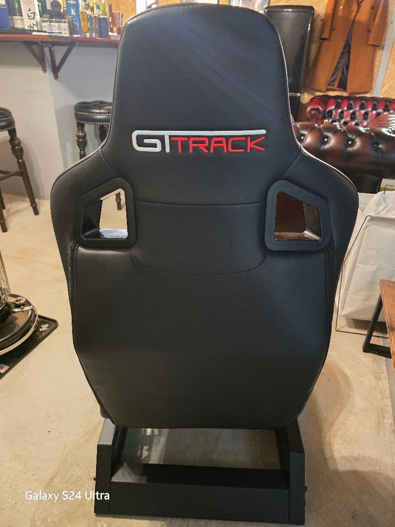 GT Track コックピット　ハンコンスタンド