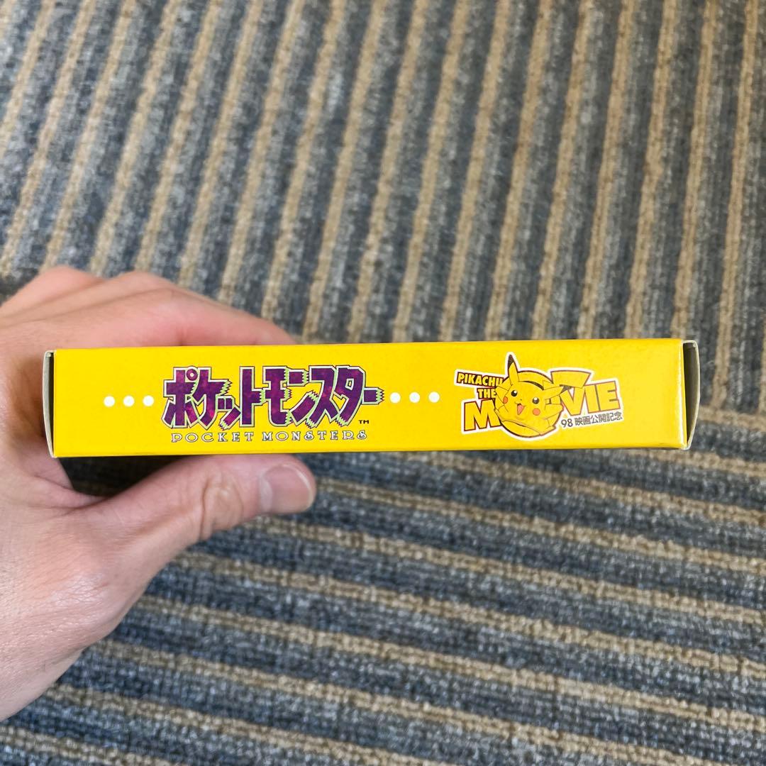 ゲームボーイ　ポケットモンスター　ピカチュウバージョン