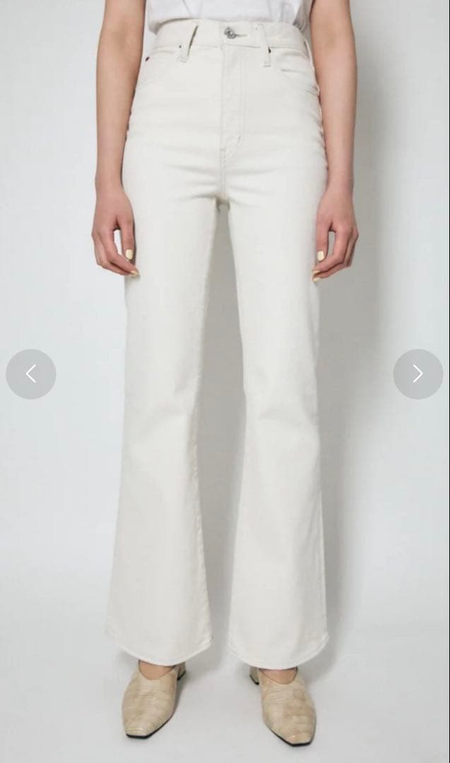 極美品　MOUSSY MVS WHT FLARE W25 マウジー　フレア
