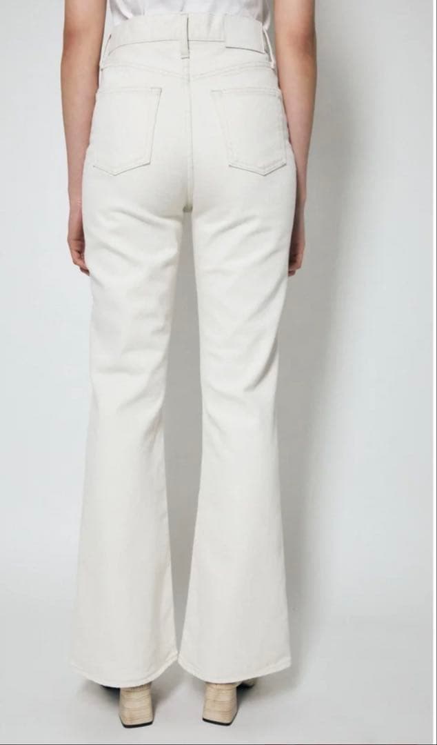 極美品　MOUSSY MVS WHT FLARE W25 マウジー　フレア