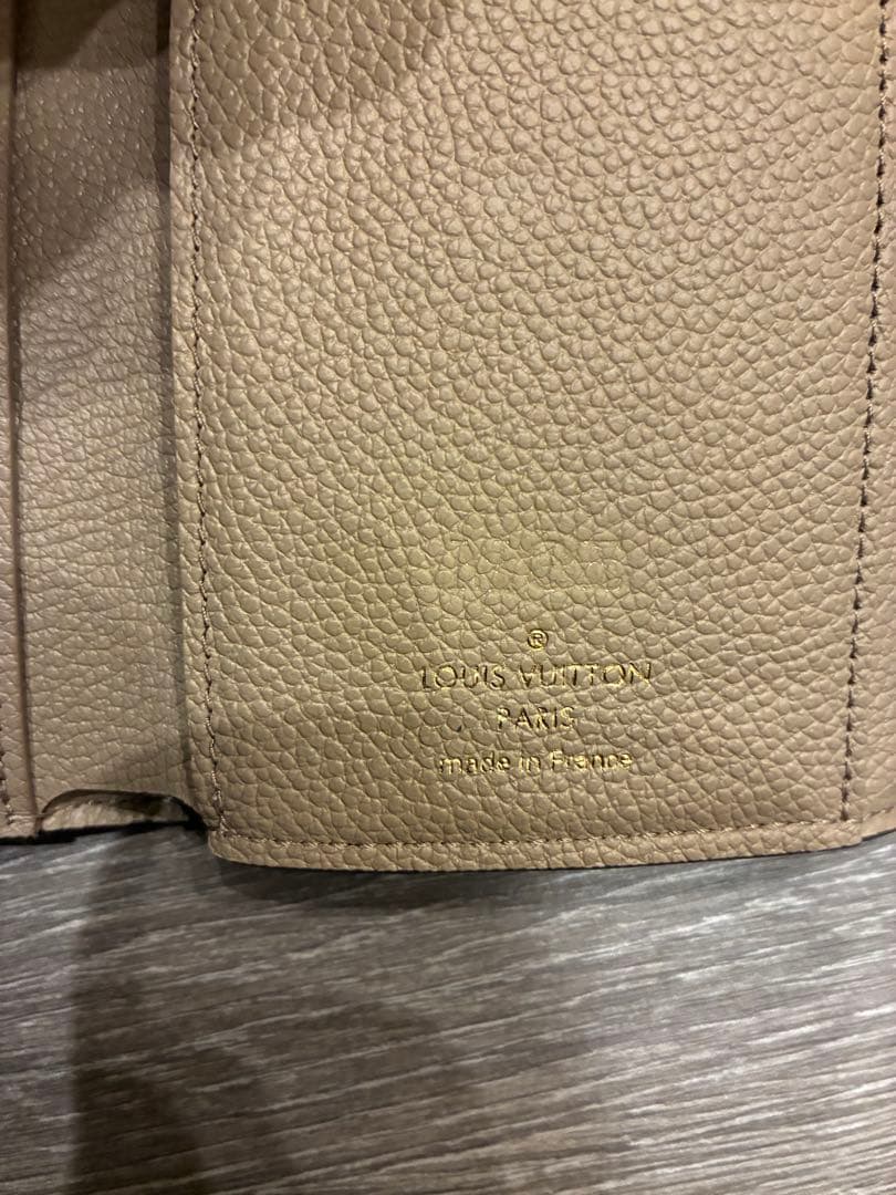 Louis Vuitton ポルトフォイユ ヴィクトリーヌ
