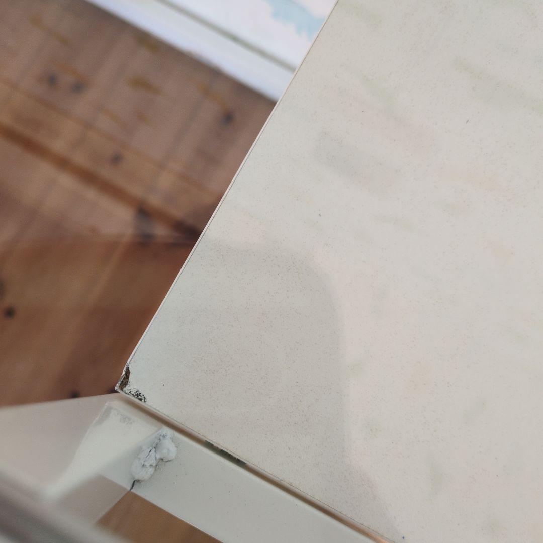 IKEA VITTSJÖ ヴィットショー ラップトップテーブル　PCデスク
