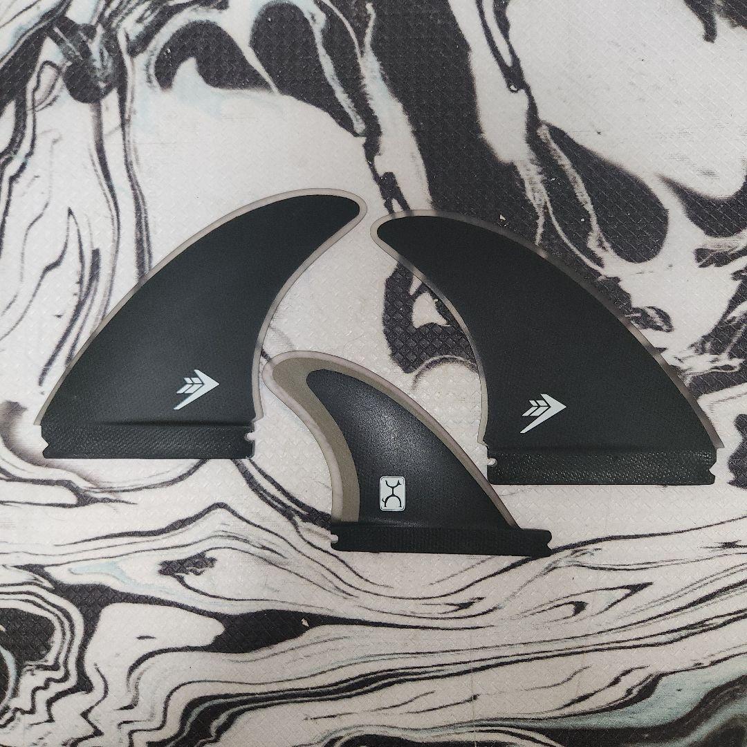 ロブマチャド ツインスタビMachado 2 + 1 Fin Set