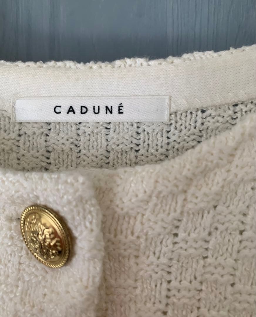 CADUNE 柄網みニットカーディガン38ホワイト白金ボタンカデュネ春物