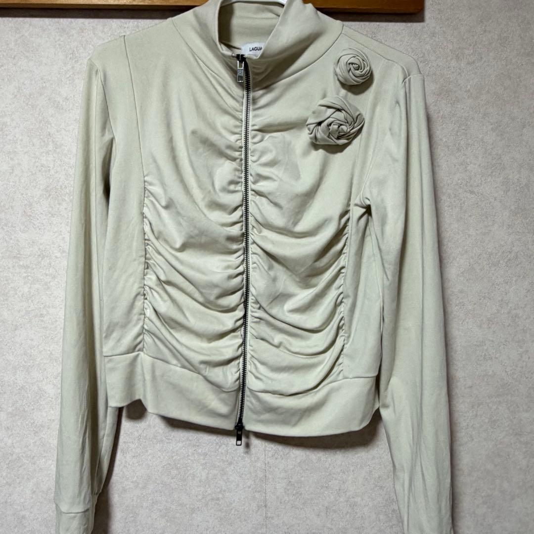 LAGUA GEM FRONT ZIP GATHER トップス
