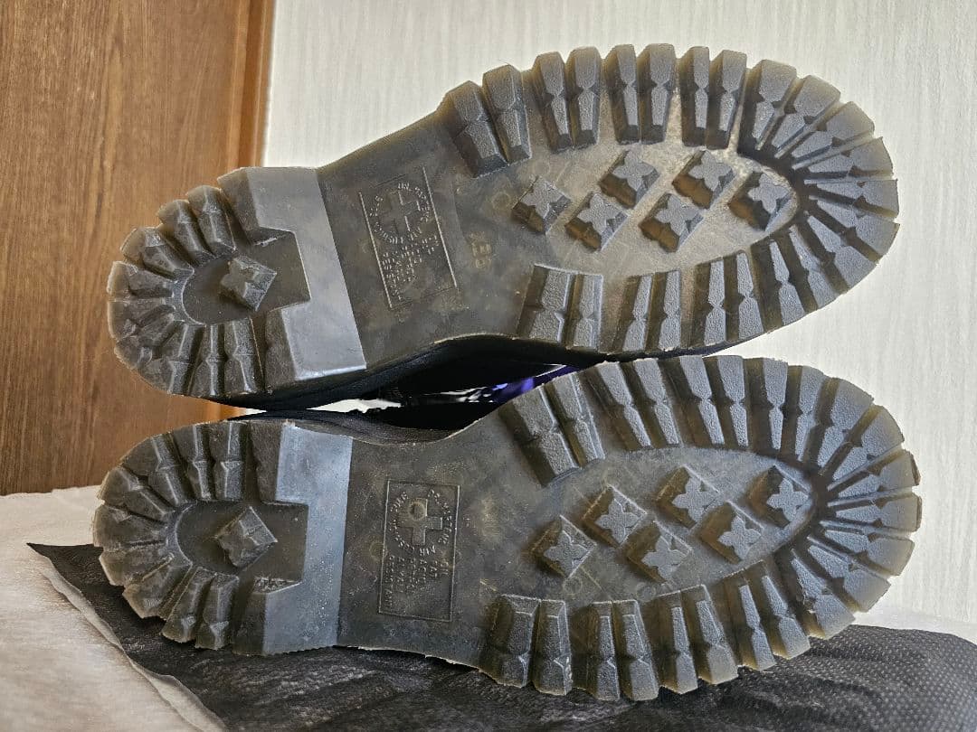 【極美品】定価4万 Dr.Martensドクターマーチン 8ホール 厚底23cm