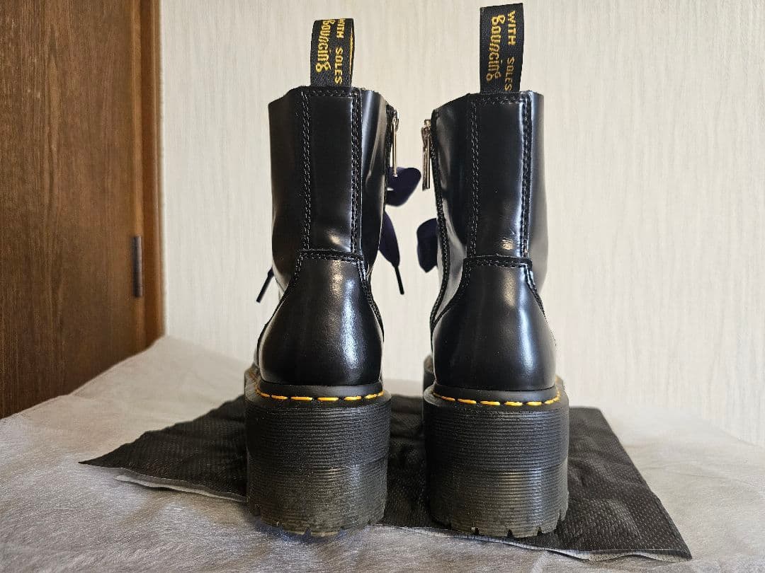 【極美品】定価4万 Dr.Martensドクターマーチン 8ホール 厚底23cm