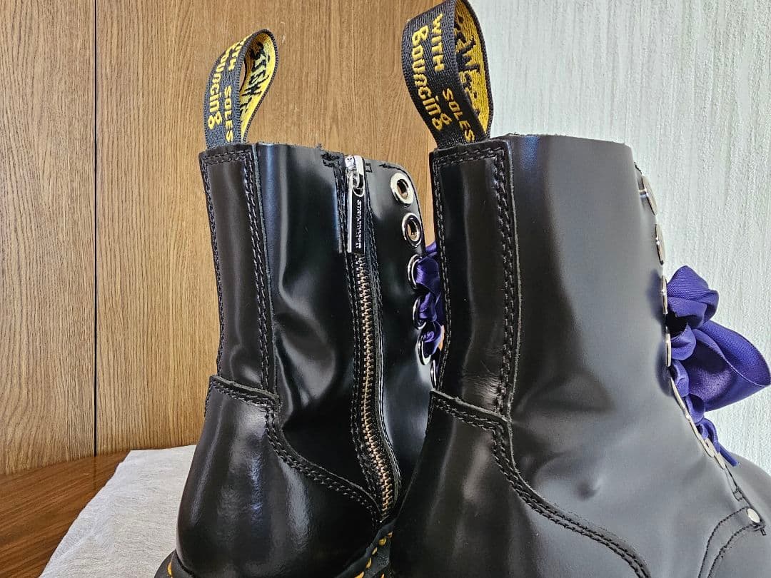 【極美品】定価4万 Dr.Martensドクターマーチン 8ホール 厚底23cm