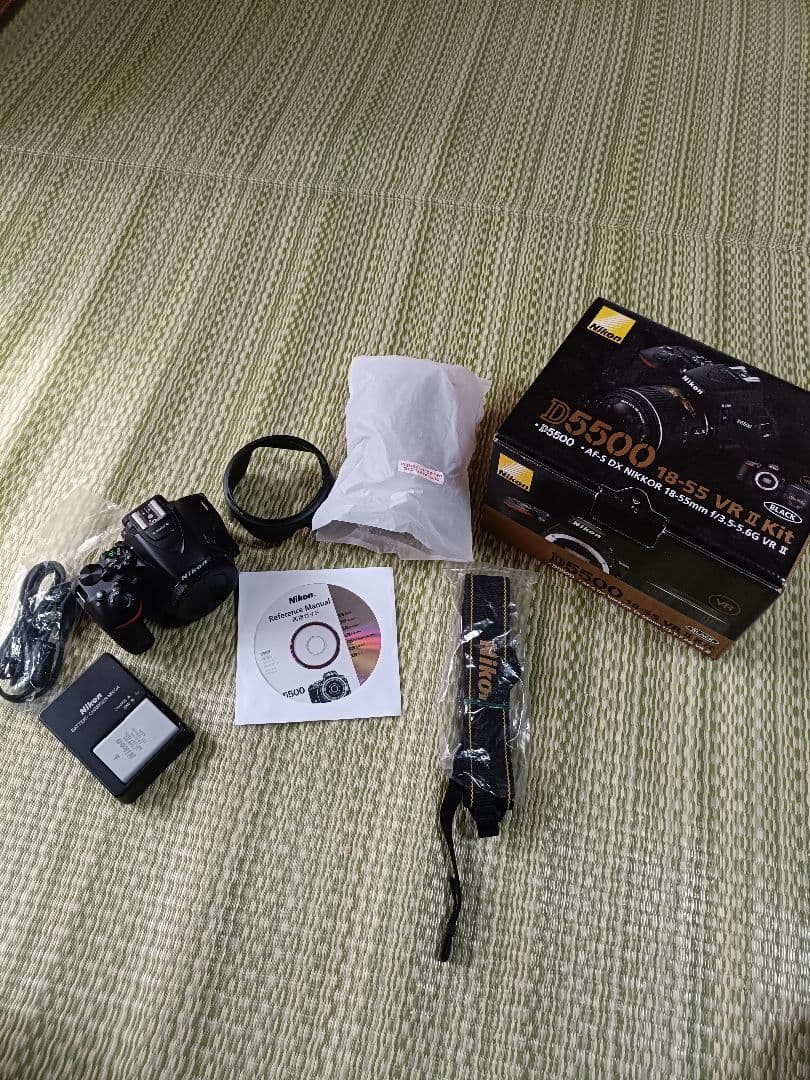 Nikon D5500 デジタル一眼レフ レンズ18-200mm VR II