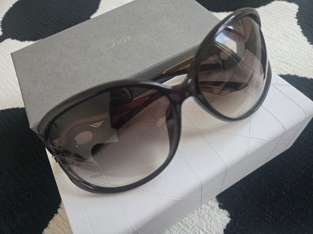 Dior ラウンド型サングラス ブラウンレンズ
