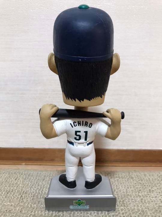 イチロー　ボブルヘッド人形