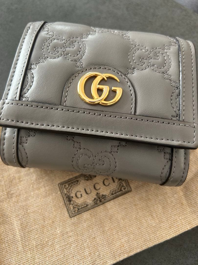 GUCCI二つ折り財布【正規店購入】