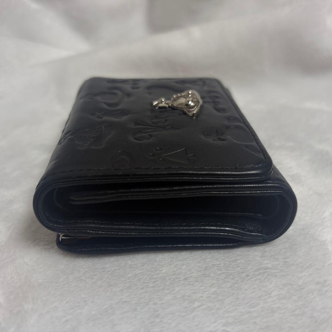 【Vivienne Westwood】三つ折り財布 エンボス加工×ブラック