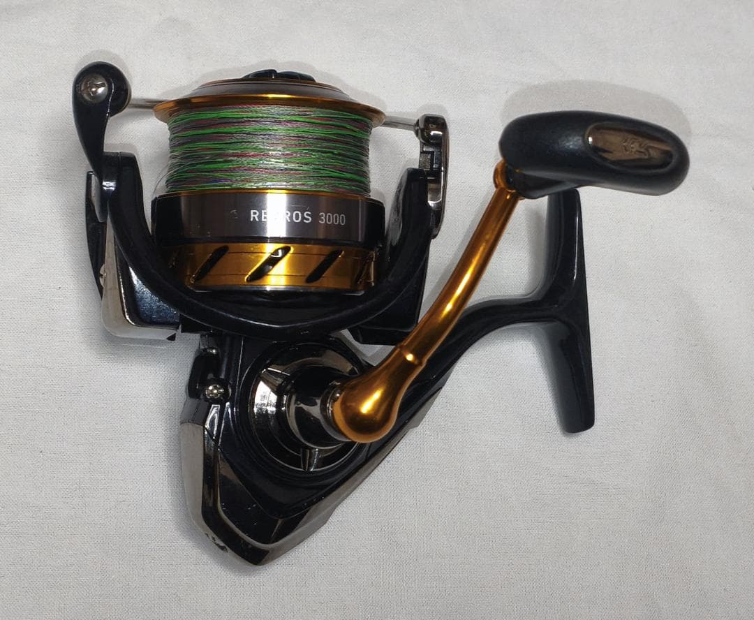 DAIWA　レブロス3000　057377　使用頻度少　箱なし 美品 + ライン