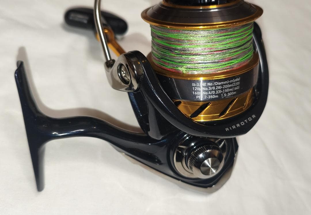 DAIWA　レブロス3000　057377　使用頻度少　箱なし 美品 + ライン