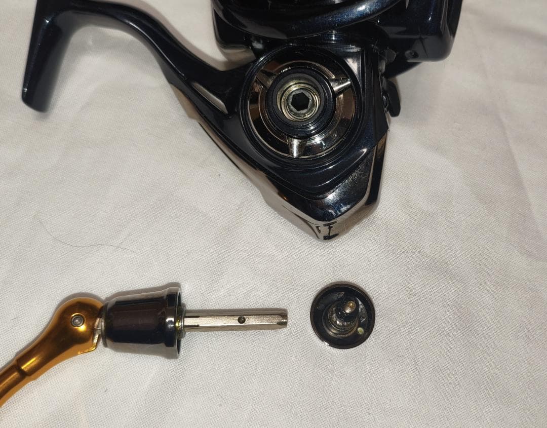 DAIWA　レブロス3000　057377　使用頻度少　箱なし 美品 + ライン