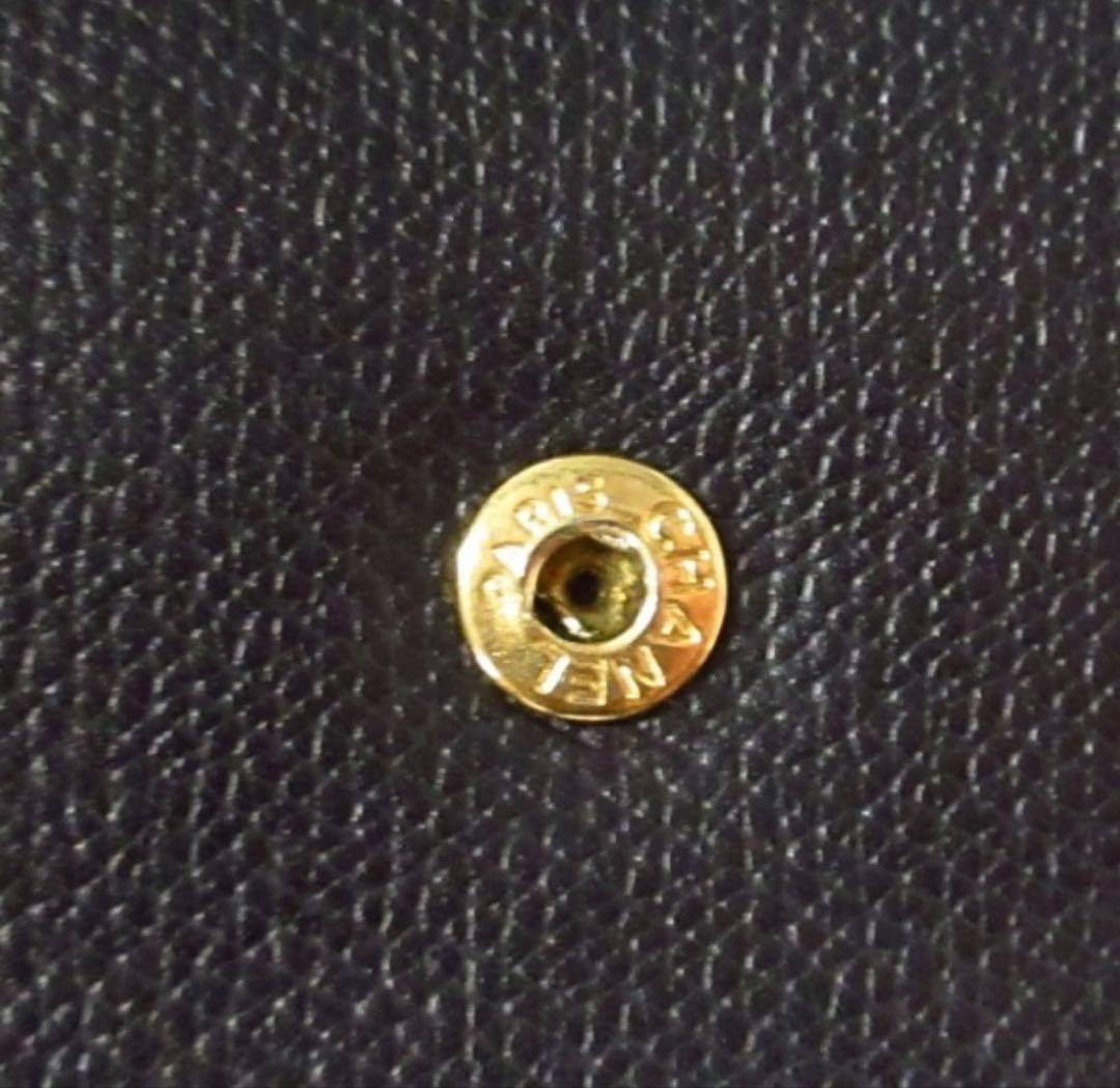ひか様　シャネル　折り財布　黒　本革　レザー　ココマーク