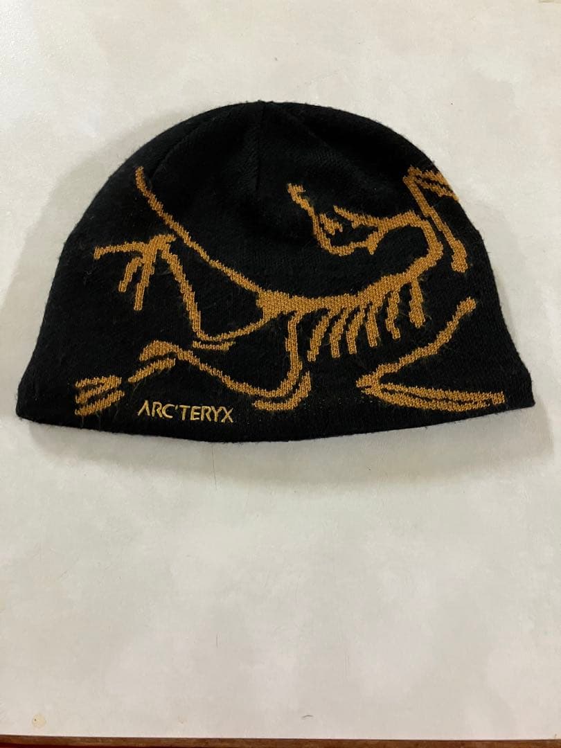 ARC'TERYX ビーニー ニット帽　黒・金 アークテリクス　正規品