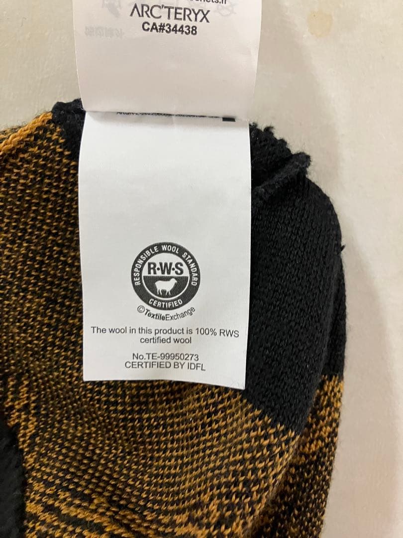 ARC'TERYX ビーニー ニット帽　黒・金 アークテリクス　正規品