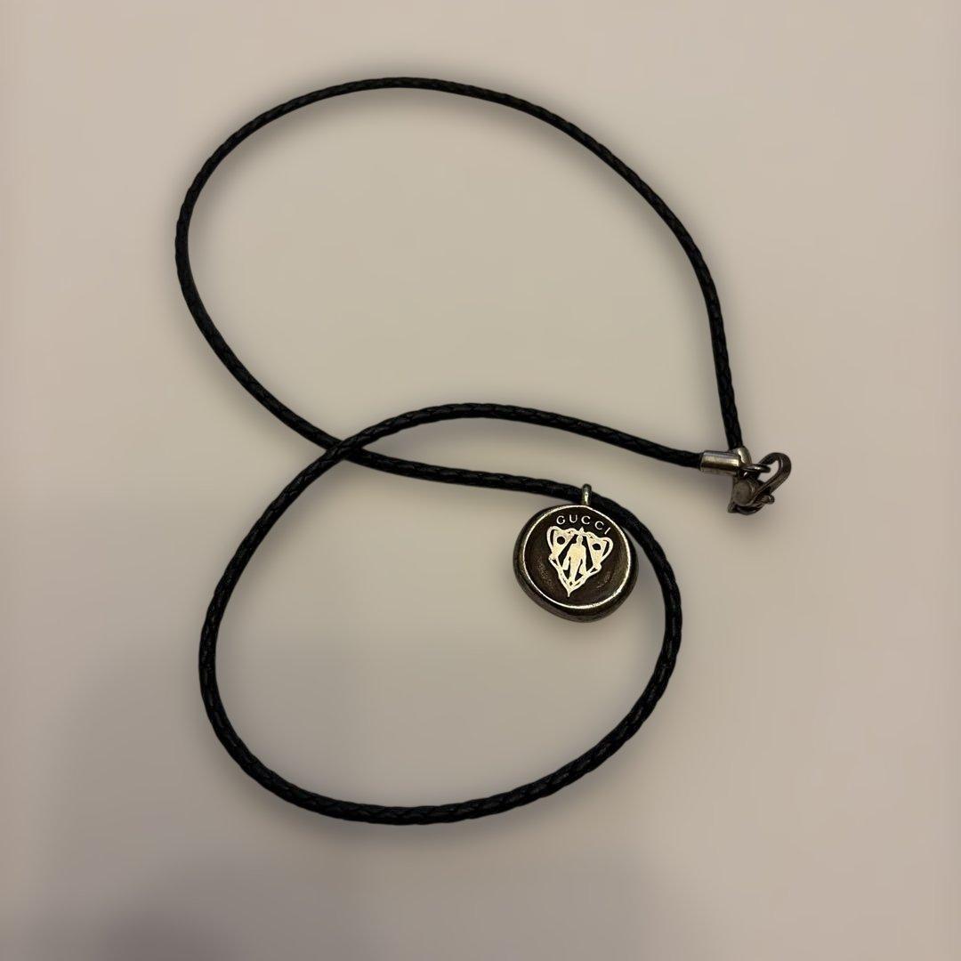 GUCCI クレスト レザー ネックレス