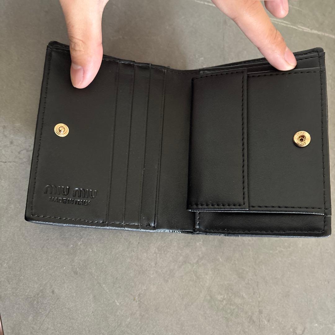 MIU MIU/二つ折り財布/ブラック/美品/格安/最終値下げ