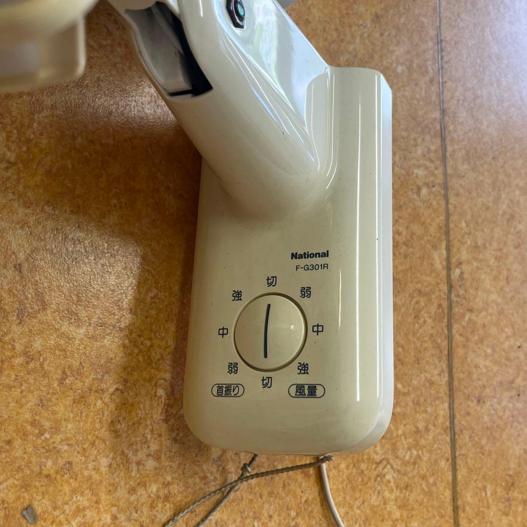 壁掛け扇風機　F-G301R 稼動品　生活家電　空調　住まい