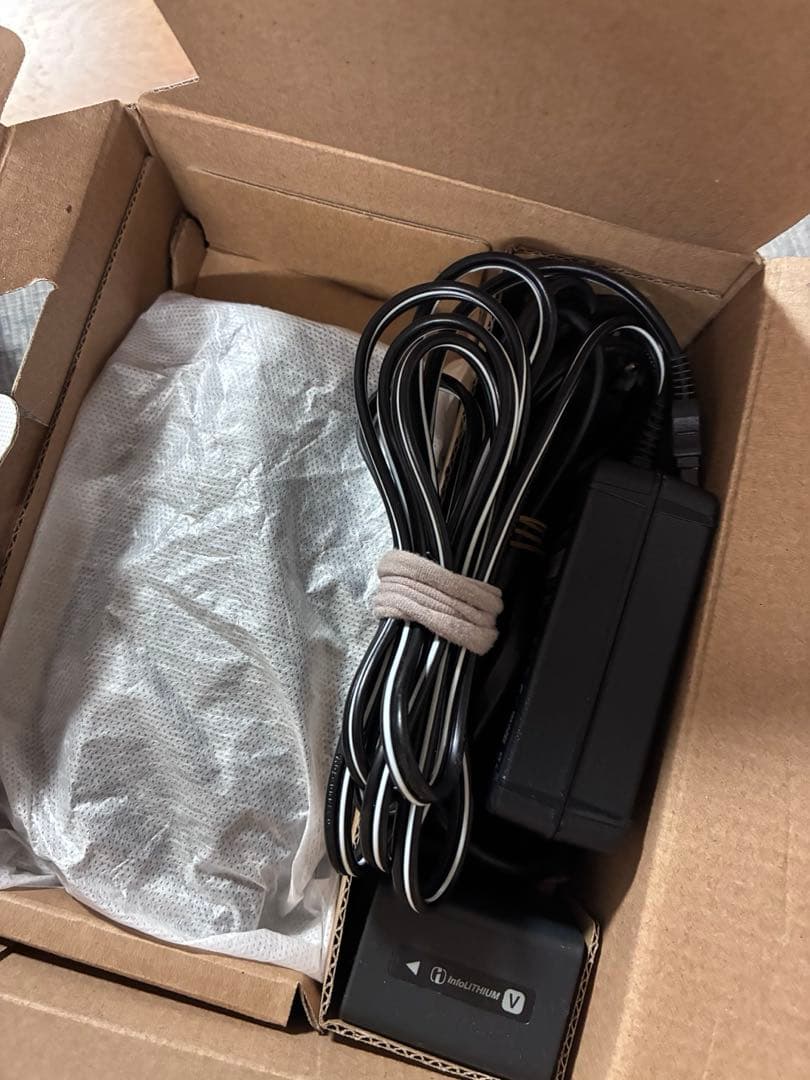 【美品】SONY ビデオカメラFDR—AX45 4K 64GB 光学20倍
