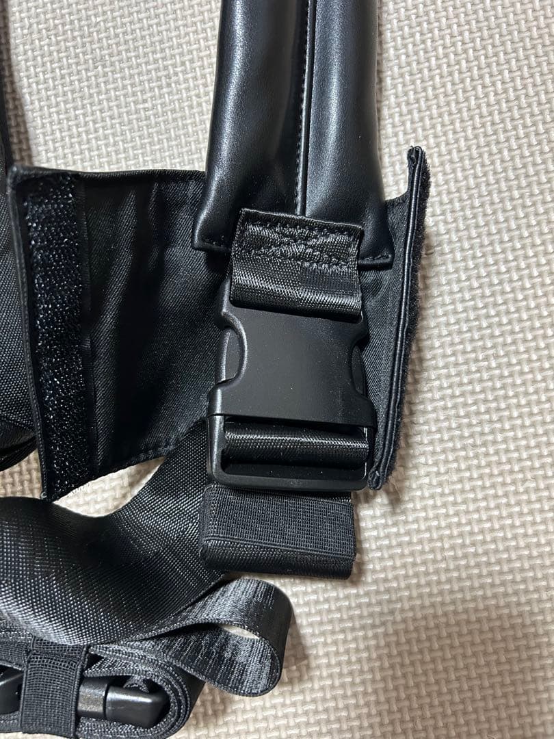 MIKA STUDIO スリングバッグ ブラック